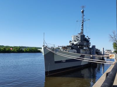 Destroyer Escort Historical Museum - USS SLATER